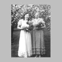 022-0286 Goldbacher Jugend vor 1945. Hildegard Dautert und Elfriede Podehl am 18. Mai 1935.jpg